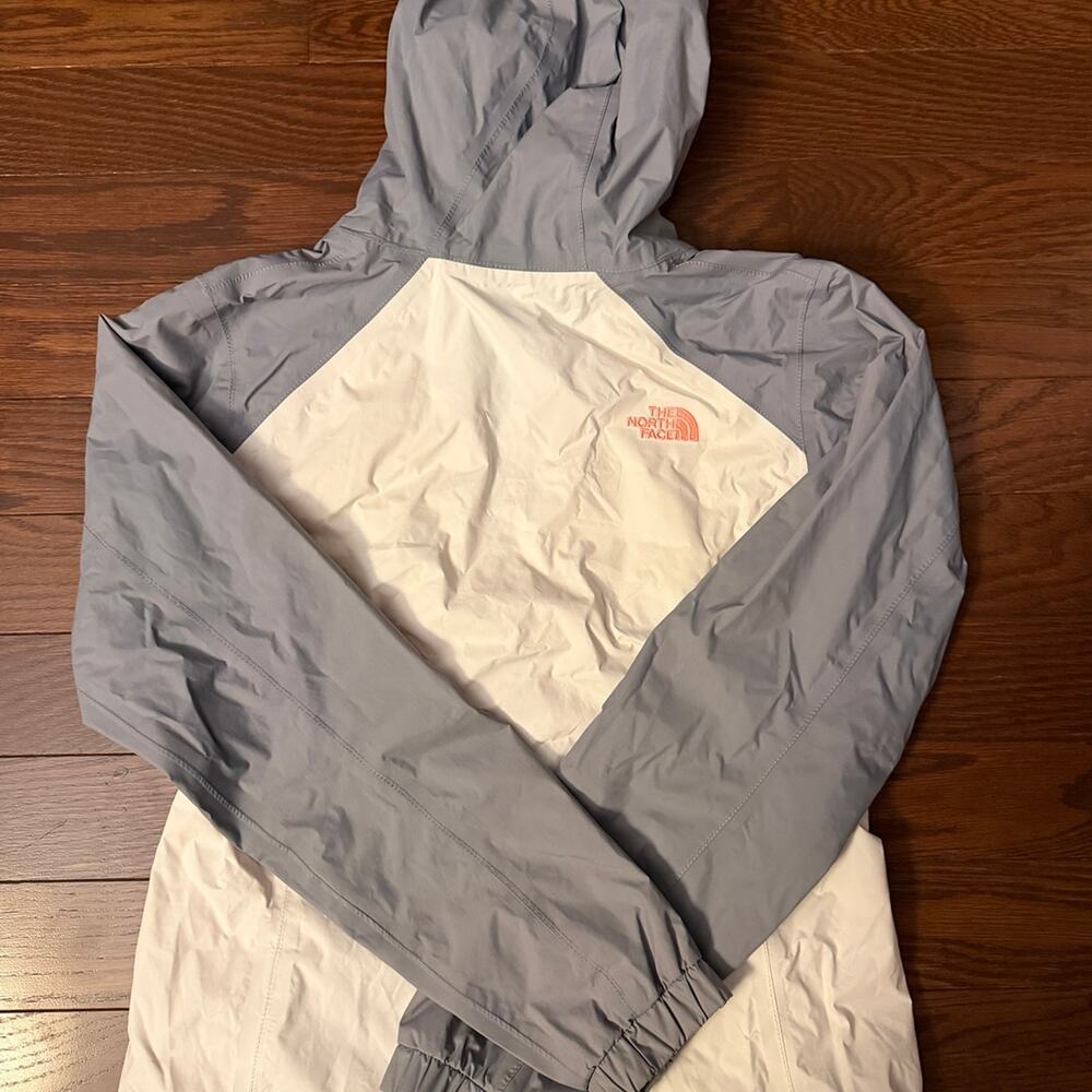 The North Face Women’s Windbreaker Rain jacket size XS - Picture 8 of 8